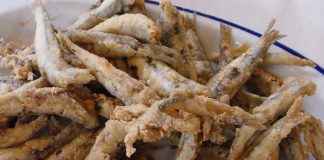Où manger les meilleurs boquerones frits à Málaga?