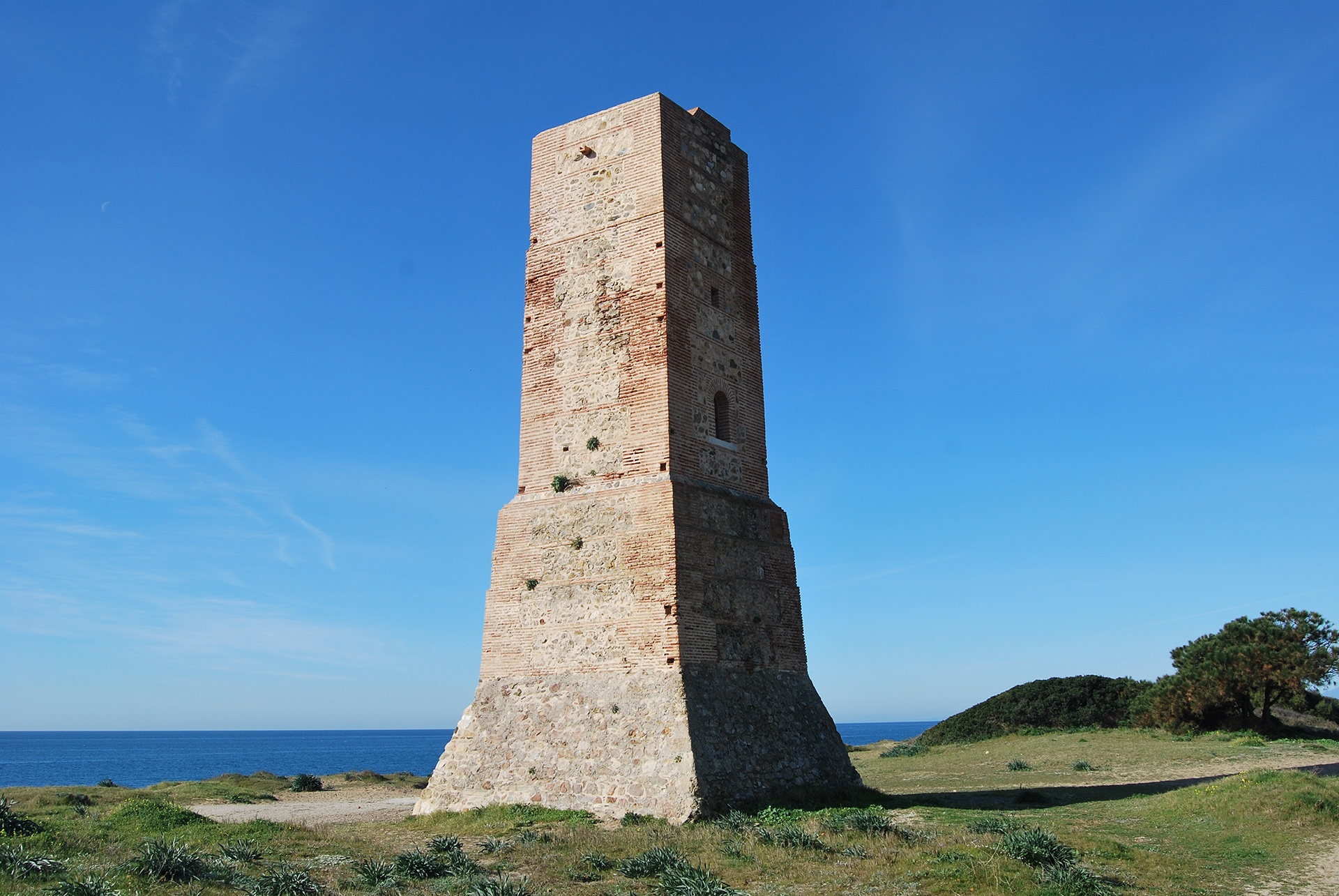 Torre Ladrones Playa de Cabopino