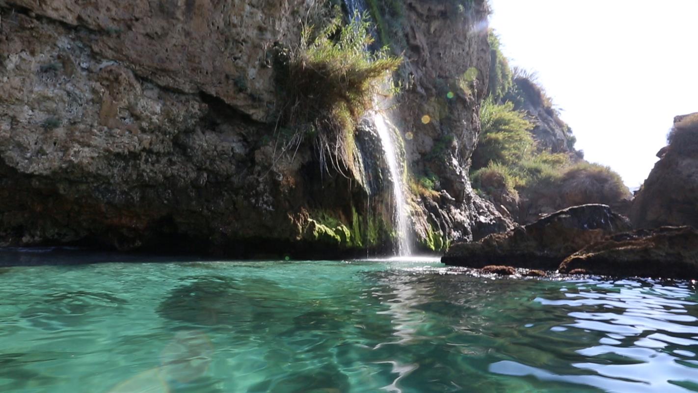 Acantilados de la Playa de Maro (Nerja)