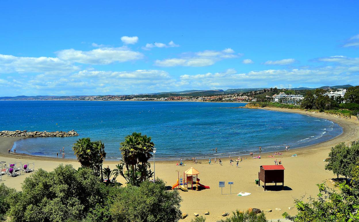 Playa del Cristo en Estepona, ideal para niños