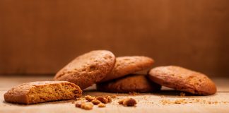 Tortas de Algarrobo: Un postre típico de Málaga