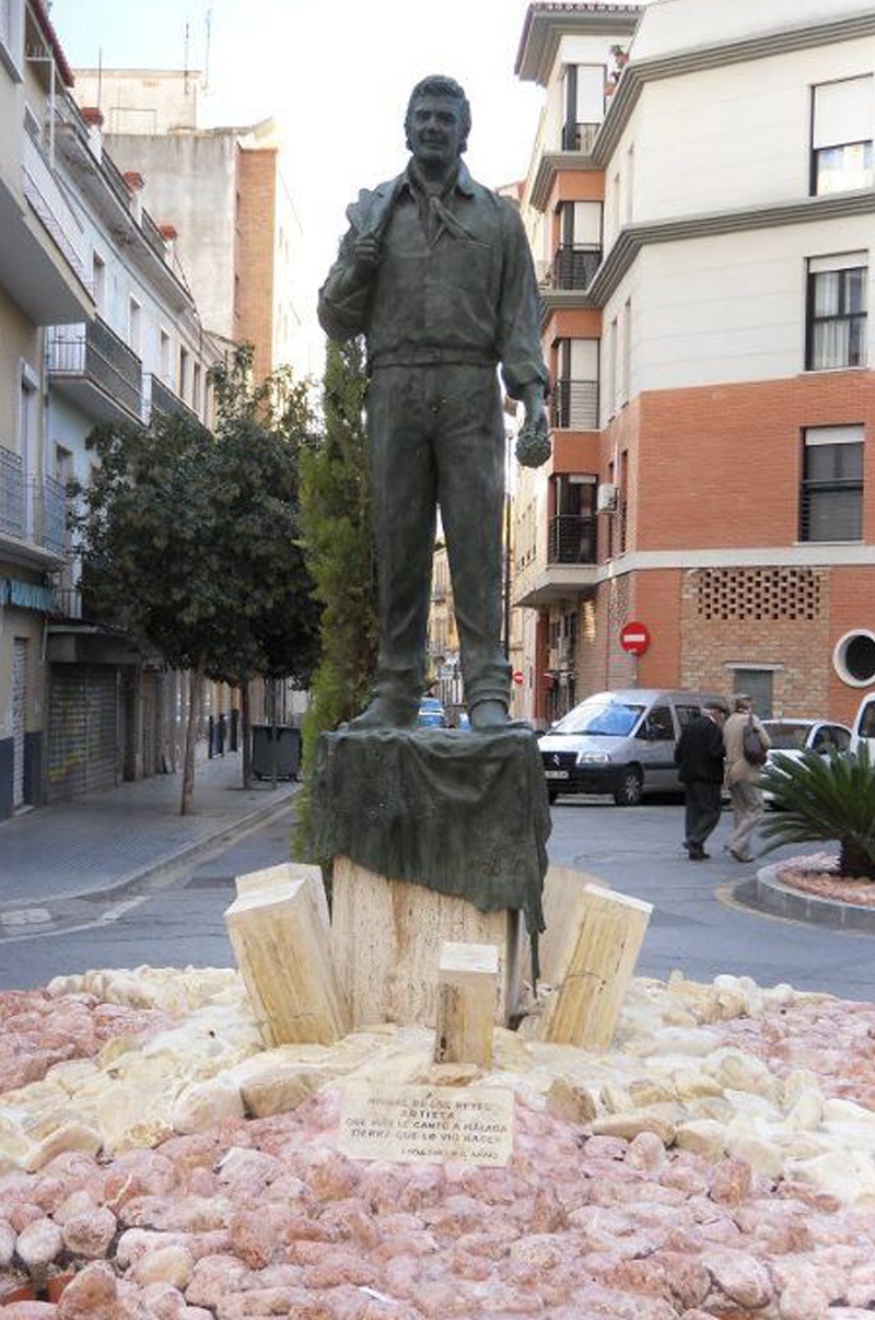 Monumento a Miguel de Los Reyes en Málaga