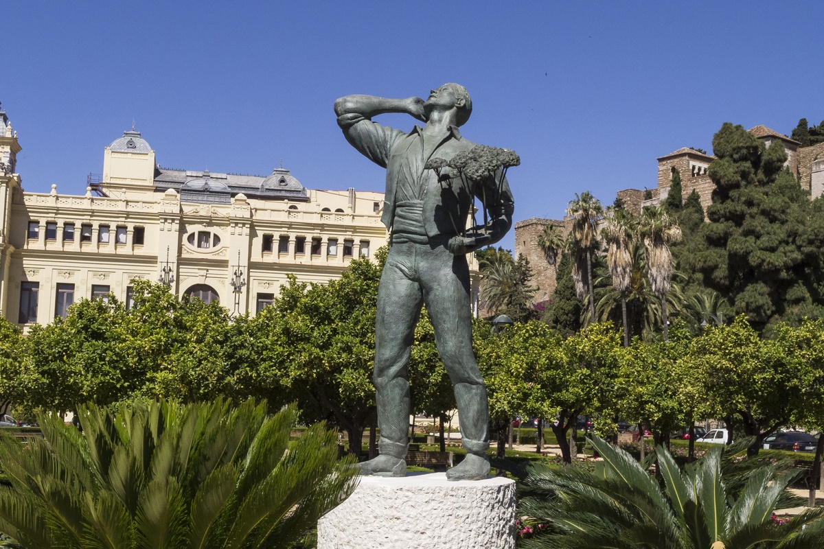 Monumento al biznaguero en Málaga