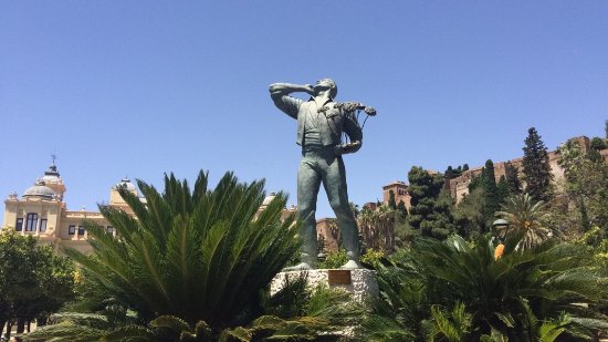 Estatua del biznaguero en los Jardines de Pedro Luis Alonso, Málaga