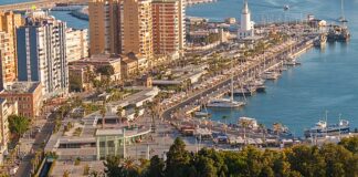 Muelle uno en Málaga: Tu Destino de Ensueño